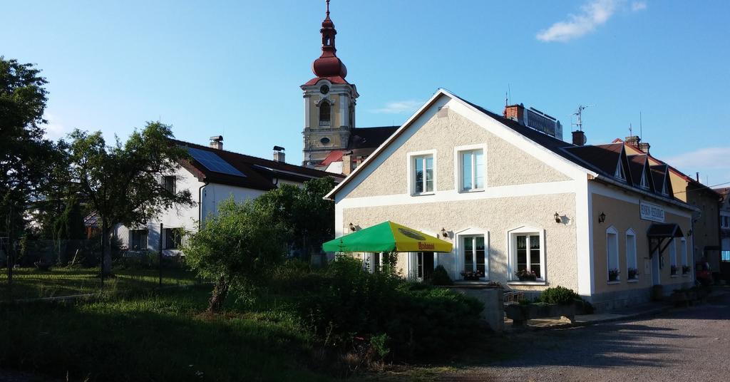 Pension U Milana Dvůr Králové nad Labem Buitenkant foto